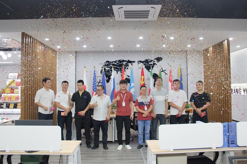 再贏新單！華邦瀛成都LED貼膜屏項目圓滿收官