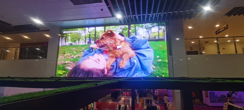 內(nèi)蒙古錫林浩特市德克隆購物中心LED透明屏項目